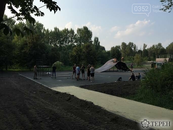 Скейтери та ролери у Тернополі «обкатують» екстрим-парк перед відкриттям (фото) (фото) - фото 1