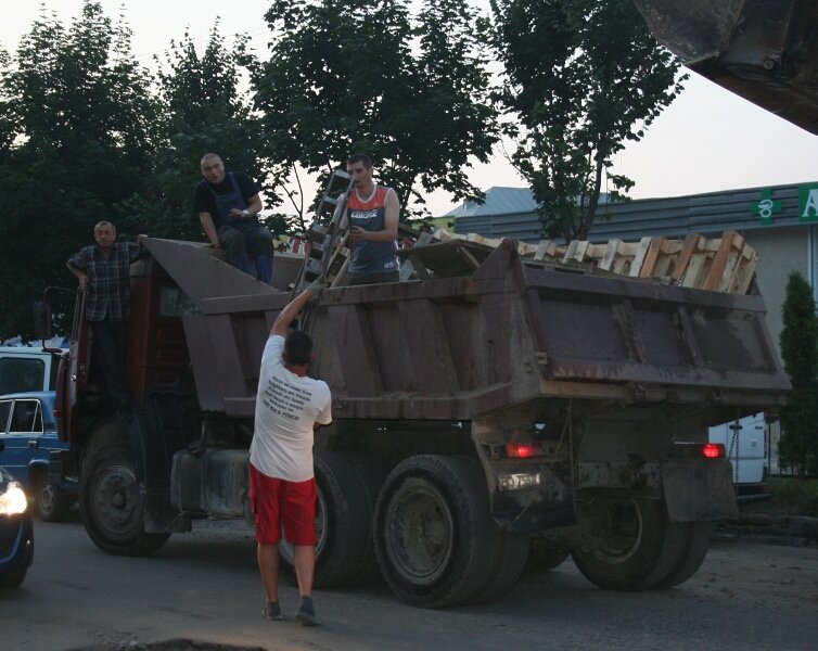 th_IMG_0006-rynok19