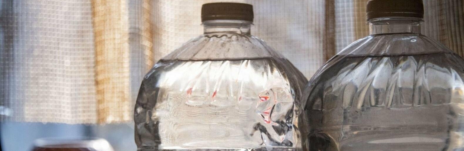 Тернополян закликають зробити запаси води: централізованого водопостачання може не стати в будь-який момент