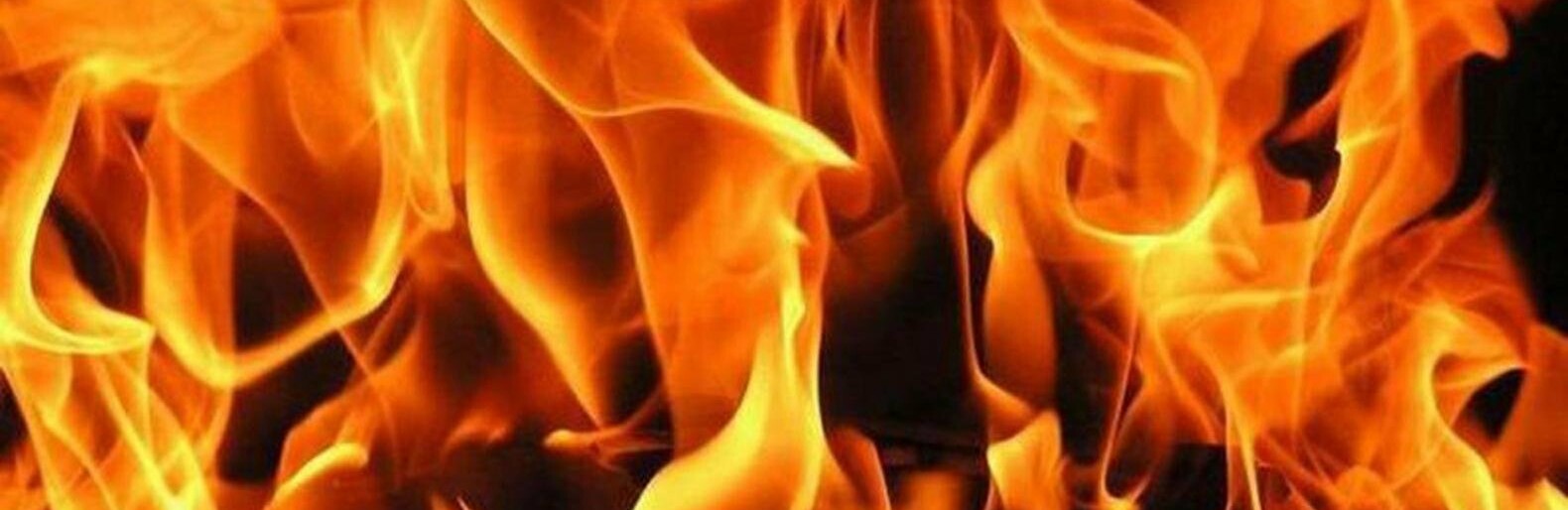 На Тернопільщині блискавка спричинила пожежу в приватному будинку