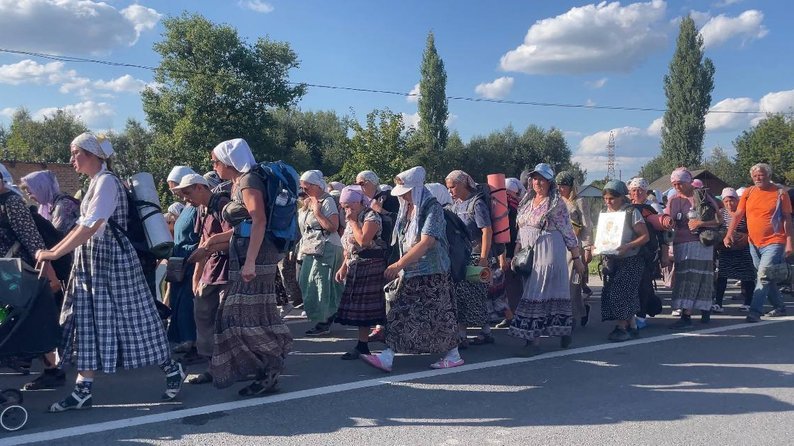 Представники московської церкви продемонстрували безсилість місцевої влади: попри заборону колона прочан увійша на Тернопільщину