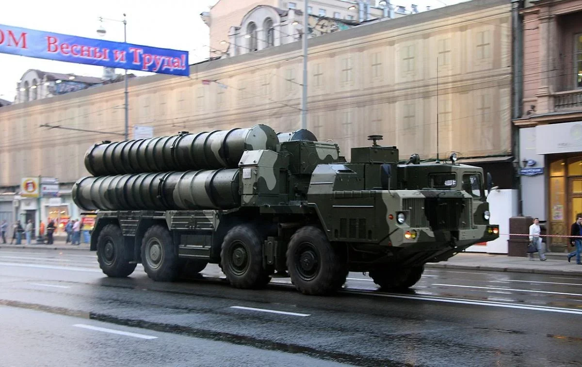 росія масово звозить ракети в Білорусь, на своїх дорогах 