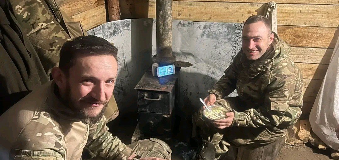 Іноді трапляються осколки в їжі: захисник з Тернополя розповів про військові будні на фронті