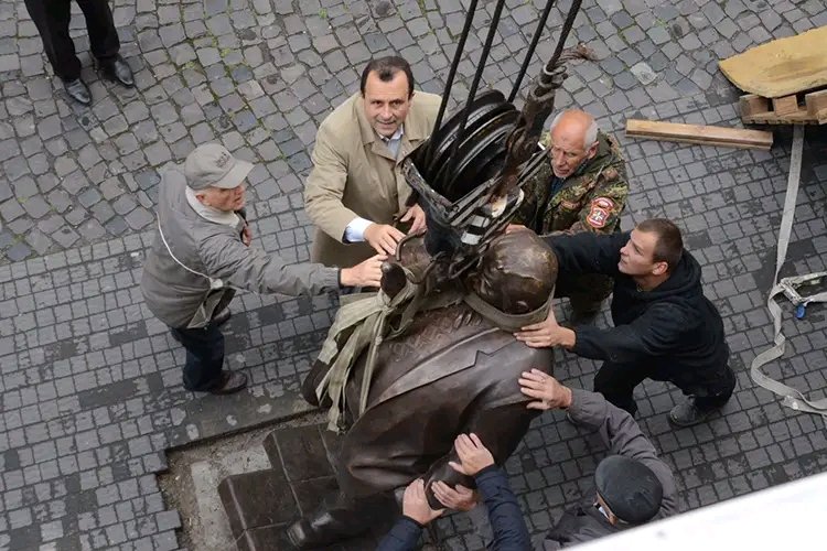 На будівлі обласної поліції в Тернополі встановлять інформаційну табличку видатному тернополянину