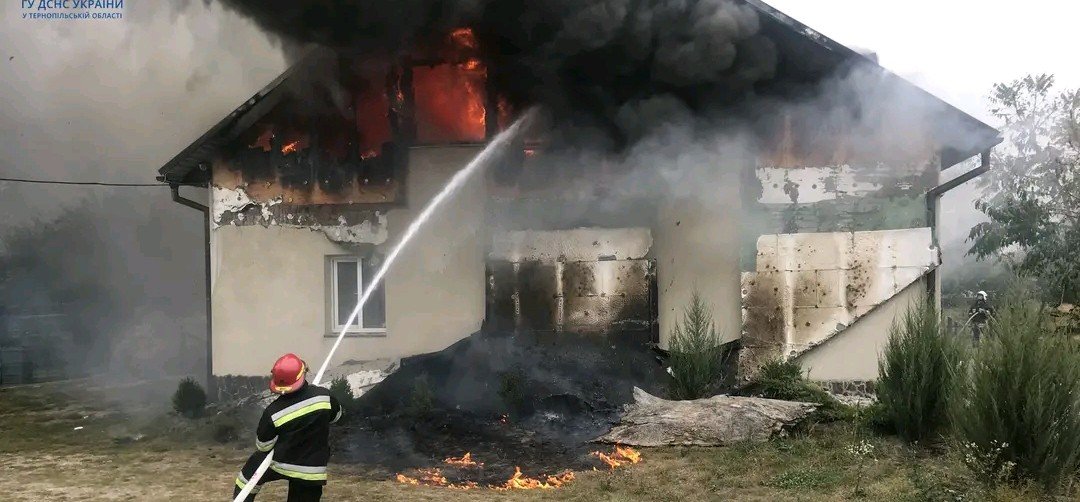 На Тернопільщині горів житловий будинок 