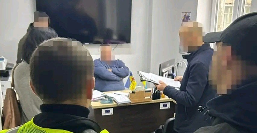 Голова ВЛК вимагав хабар з військового за призначення йому інвалідністі
