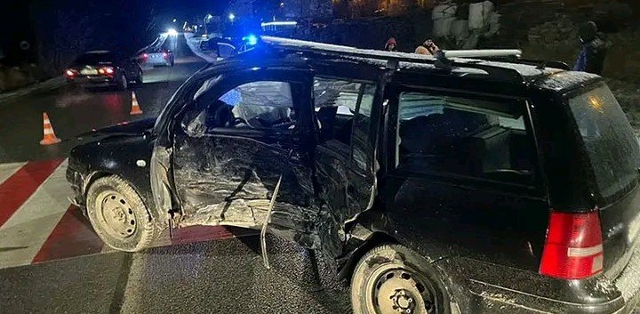 Розтрощене авто, є постраждалі: на Тернопільщині сталися ДТП