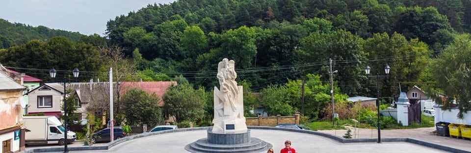 Територія сепаратизму: блогери-мандрівники виявили на Тернопільщині 