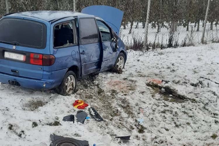 Кривава ДТП на Тернопільщині: авто злетіло з траси і перекинулося