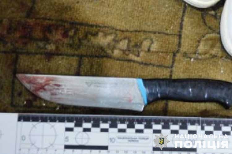 Жахлива кривава драма на Тернопільщині: молодий чоловік зарізав старшого через зауваження