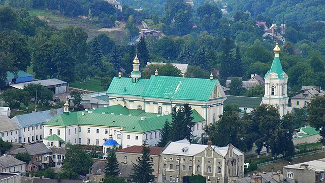 Люди зі зброєю і митрополит з монашками: в московській церкві дали пояснення щодо подій в жіночому монастирі на Кременеччині