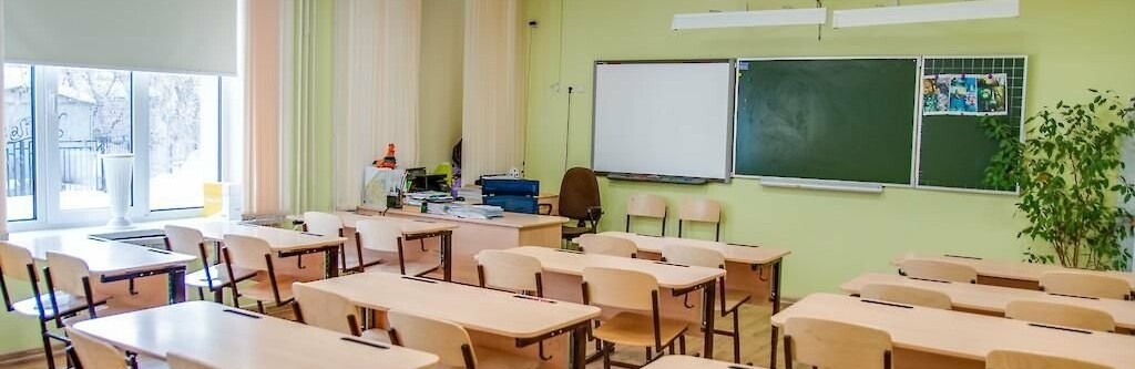 У Тернополі школярам та педагогам дали можливість посвяткувати довше, але згаяне потім доведеться відпрацювати у суботу