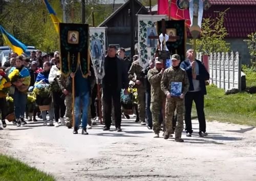 Ганебний скандал на Тернопільщині: московські попи ледь не зірвали похорон загиблого бійця ЗСУ