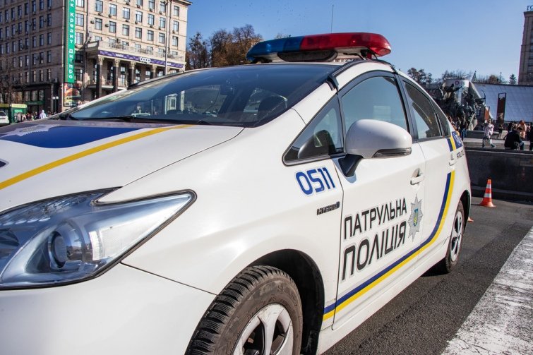 У Тернополі затримали жінку, яка мала при собі повну сумку наркотичних засобів