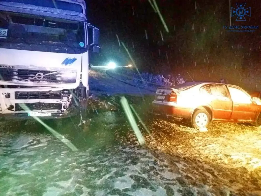 Страшна трагедія: на Тернопільщині у ДТП загинув водій