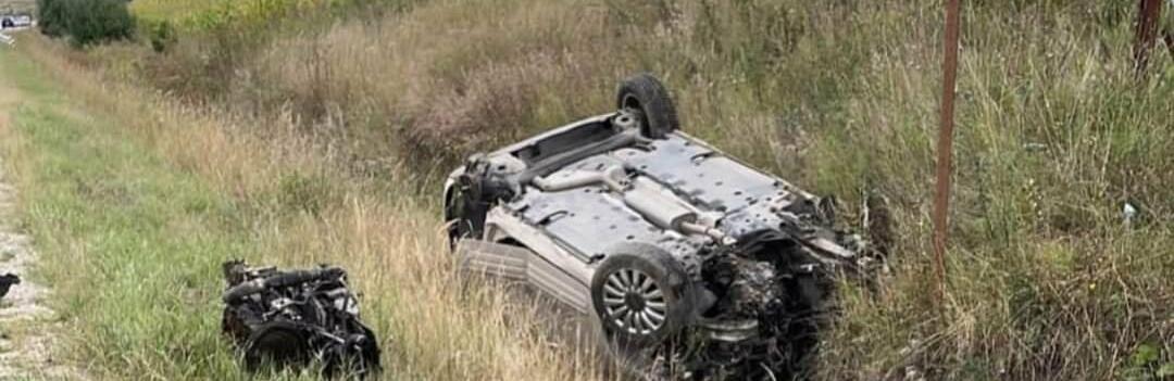Машина у кюветі: на Тернопільщині водійка не впоралась із керуванням автомобіля