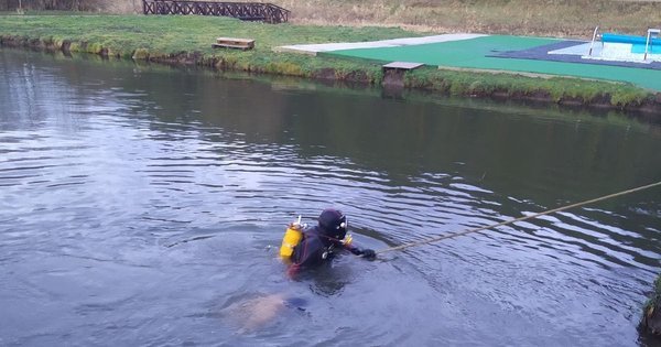 Зістрибнув з порому і зник: на Тернопільщині водолази шукують в річці тіло чоловіка