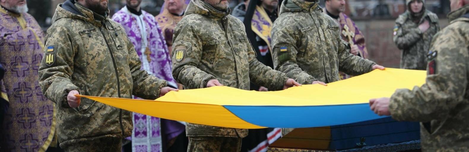 У Тернополі в останню дорогу провели загиблого військового