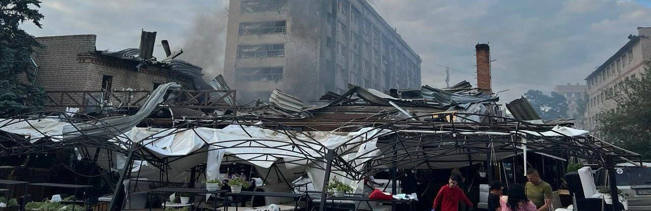 Понад 40 поранених, серед загиблих - діти: росіяни вгатили по центру Краматорська