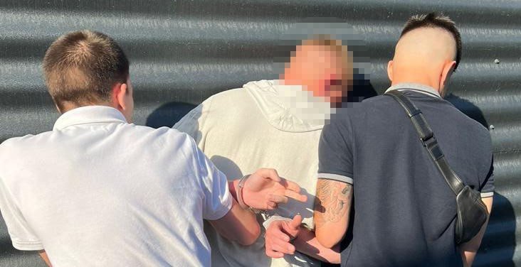 У сусідній з Тернопільщиною області затримали працівника військкомату, який 