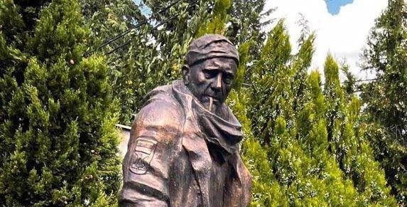 У Тбілісі встановили пам'ятник Герою, якого вбили окупанти після слів: 