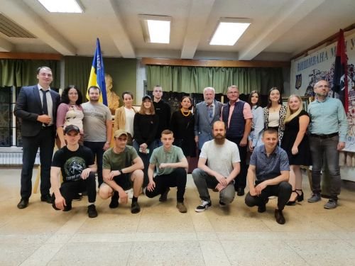 У Тернополі на мистецькому аукціоні зібрали понад 100 тисяч гривень на підтримку українських захисників 