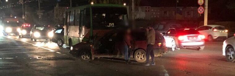 На місці події дві карети 