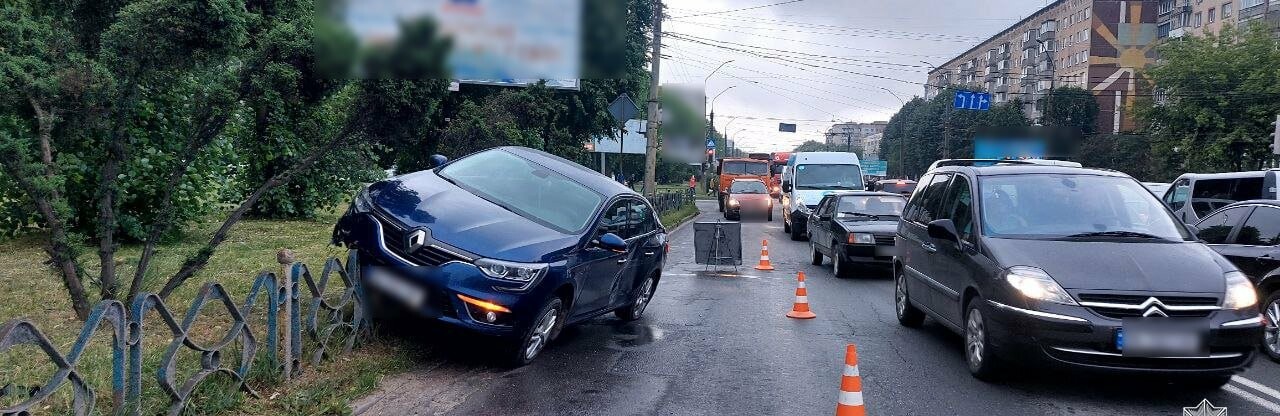 Водіїв попереджають про серйозний затор через ДТП у Тернополі