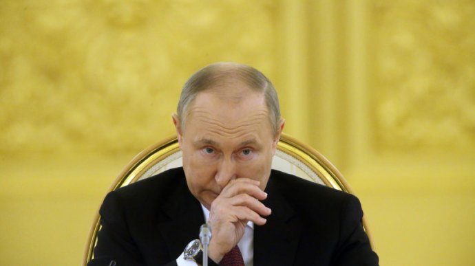 Поранений пострілом у голову: на охоронця Путіна, який носив ядерну валізку скоєно замах