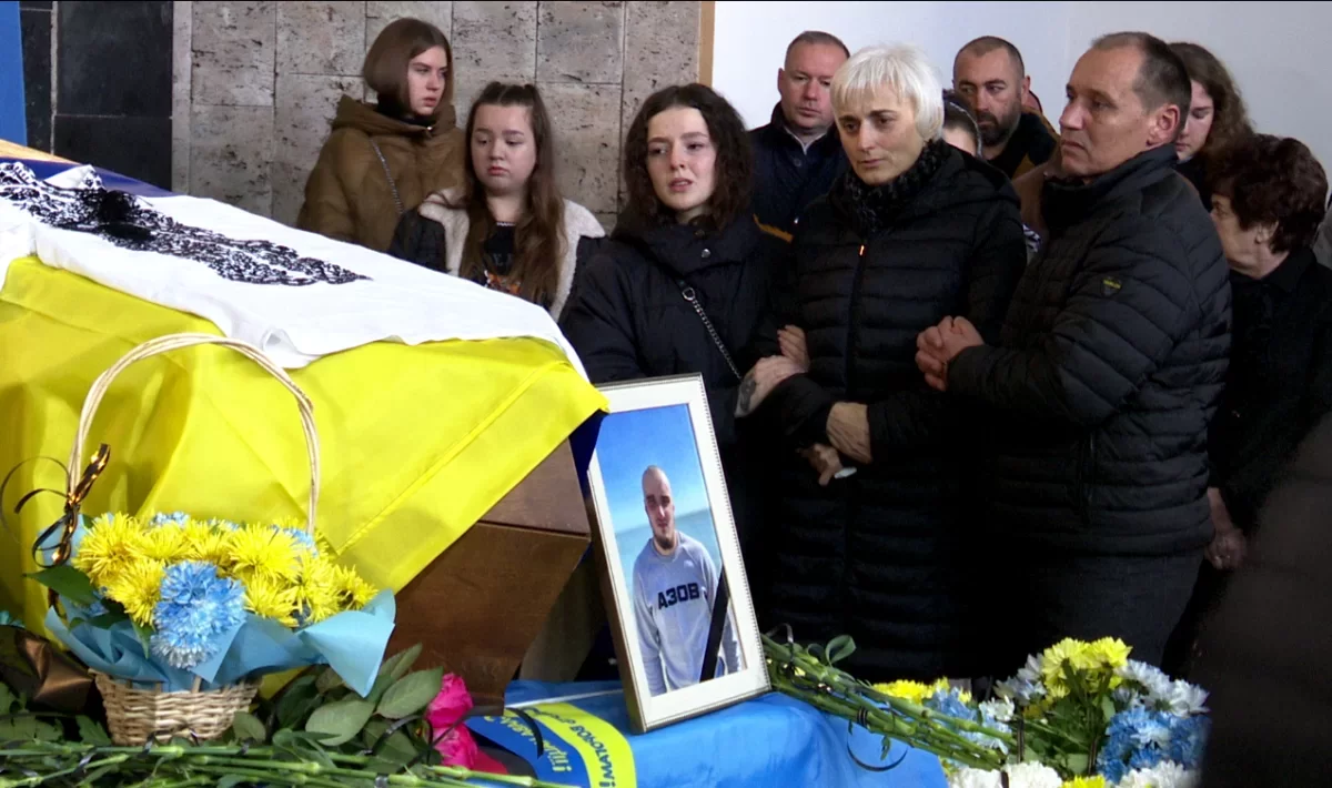 У Тернополі сьогодні попрощалися із 20-річним захисником 