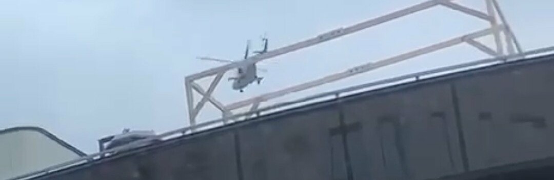 В центрі Москви літають військові гелікоптери