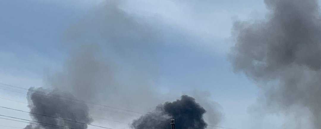 У західних областях України пролунали потужні вибухи, почалися перебої з електропостачанням