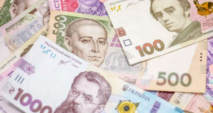 В Тернопільській області шахраї у військовій формі з підробленими документами збирають гроші на армію та ВПО