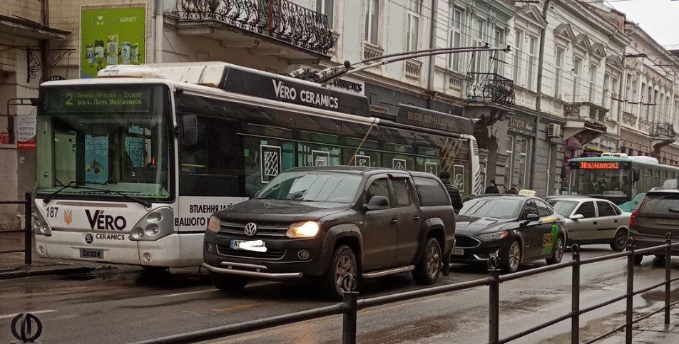В Тернополі біля ЦУМу сталася ДТП