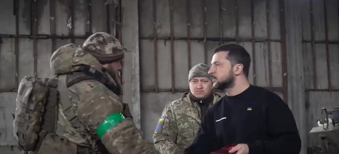Зеленський відвідав передові позиції військових в Бахмуті