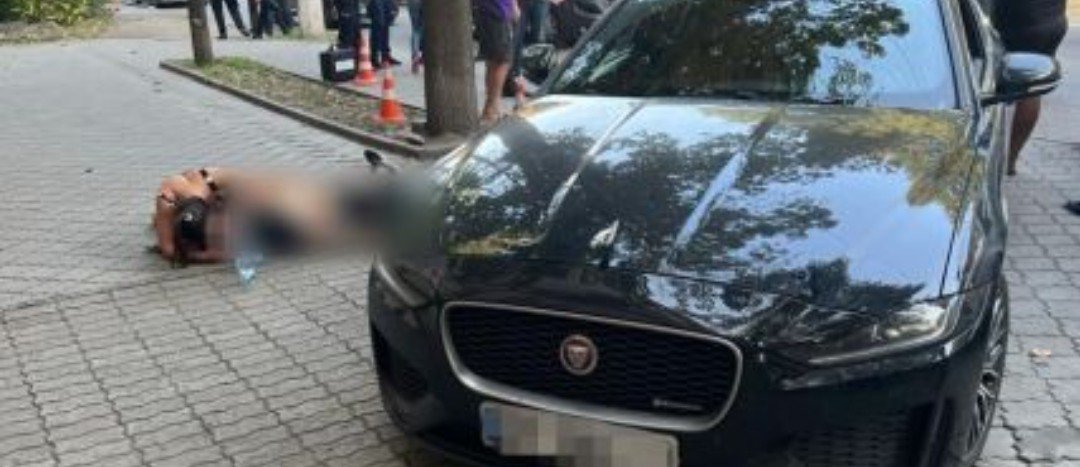 Патрульна поліція опублікувала відео з бодікамер, де поліцейський застрелив чоловіка