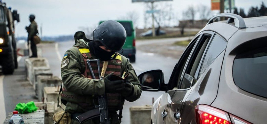 Чи можуть працівники ТЦК зупиняти авто громадян для вручення повістки 