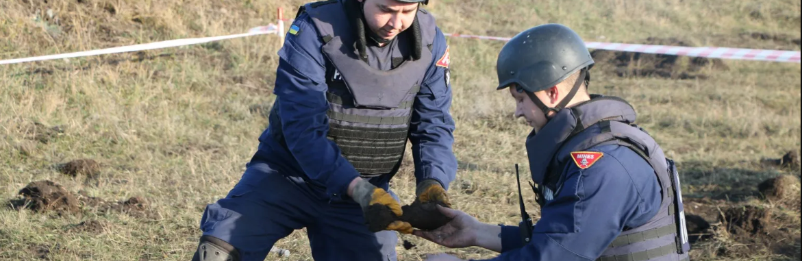 Пішли по гриби, а знайшли міни: на Тернопільшині місцеві натрапили на небезпечну знахідку