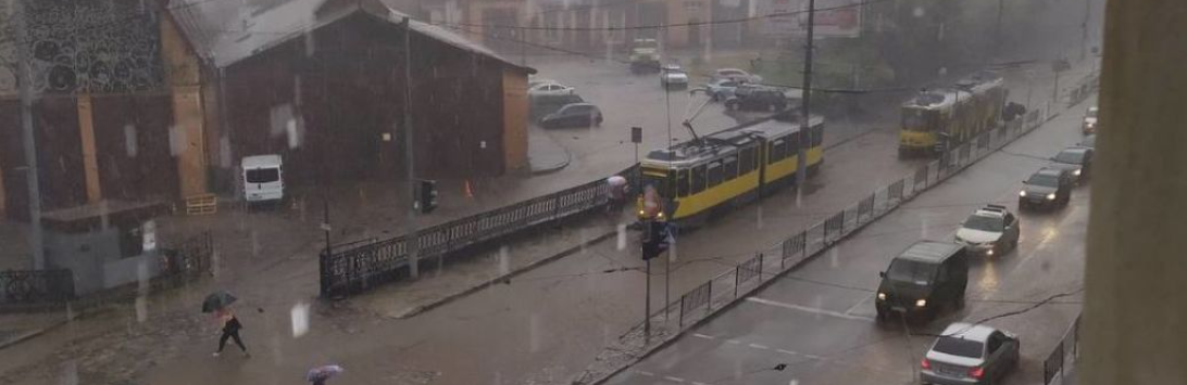 У сусідній з Тернопільщиною області негода наробила лиха