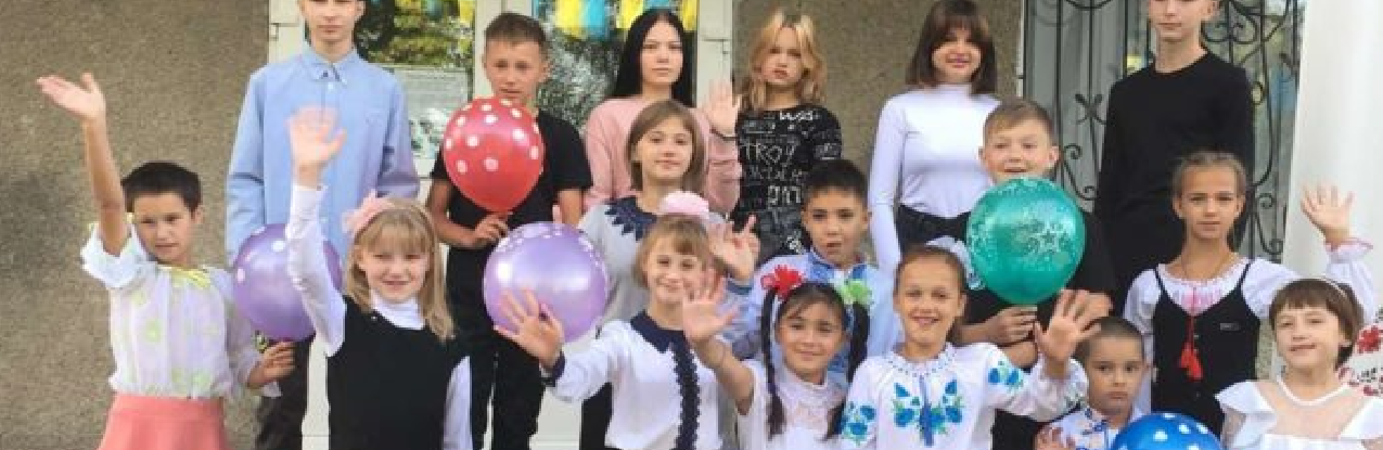 Трьох дівчаток вже вдалося влаштувати у родини: діти-сироти з Павлограда вже півроку живуть в евакуації на Тернопільщині
