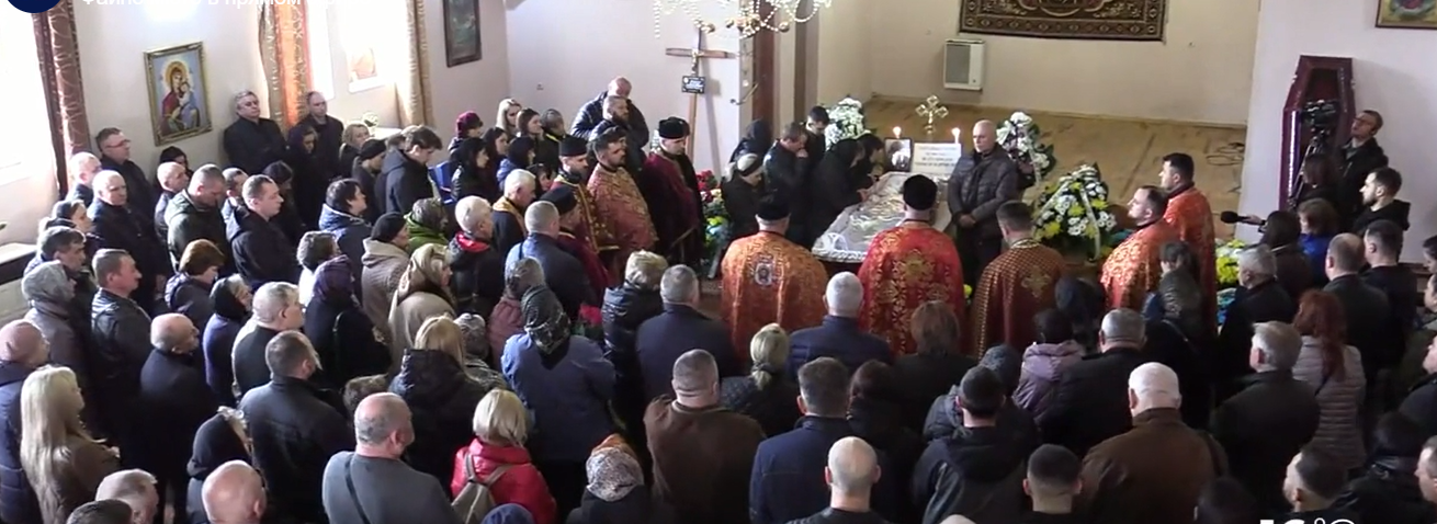 У Тернополі в останню дорогу проводжають загиблого 30-річного воїна Андрія Мозіля