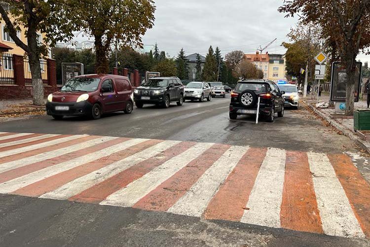 У Тернополі водій зніс літню жінку на пішохідному переході