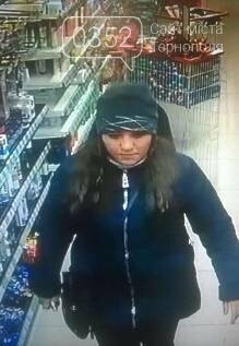 У Тернополі розшукують злодійку, яка пограбувала магазин "Є..., фото-1 У Тернополі розшукують злодійку, яка пограбувала магазин "Єва" (фото), фото-1
