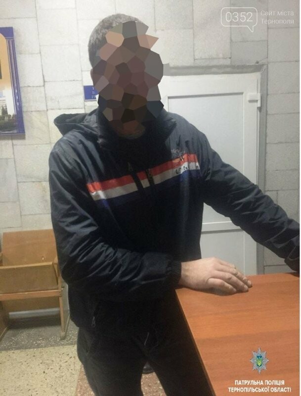 У Тернополі патрульні затримали чоловіка, який перебував у..., фото-1 У Тернополі патрульні затримали чоловіка, який перебував у розшуку (фото), фото-1