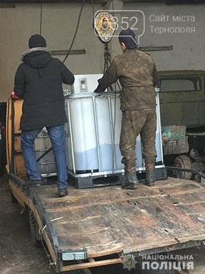 Тернопільські правоохоронці припинили діяльність нелегально..., фото-3 Тернопільські правоохоронці припинили діяльність нелегальної міні АЗС (фото), фото-3