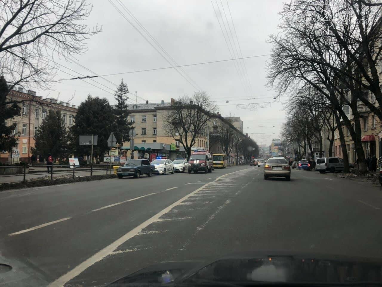 У самому центрі Тернополя наряди поліції та рятувальників:..., фото-1 У самому центрі Тернополя наряди поліції та рятувальників: стало відомо, що трапилось, фото-1