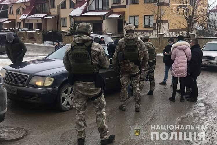 Затримали подружжя тернополян, які вимагали 5 тисяч доларів за нерозголошення особистої інформації  (ФОТО), фото-2