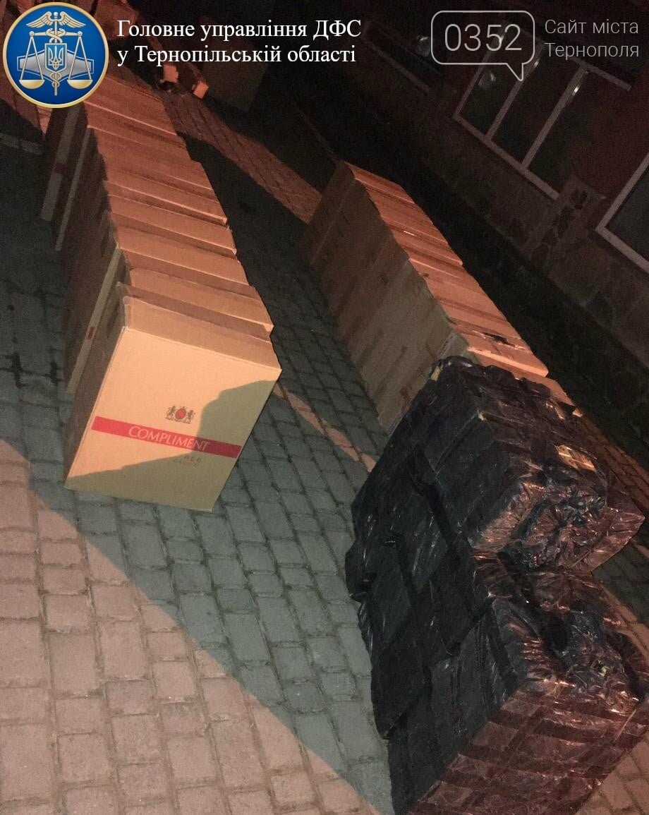 Незаконно збував: у тернополянина вилучили 12 тисяч пачок цигарок (ФОТО), фото-3