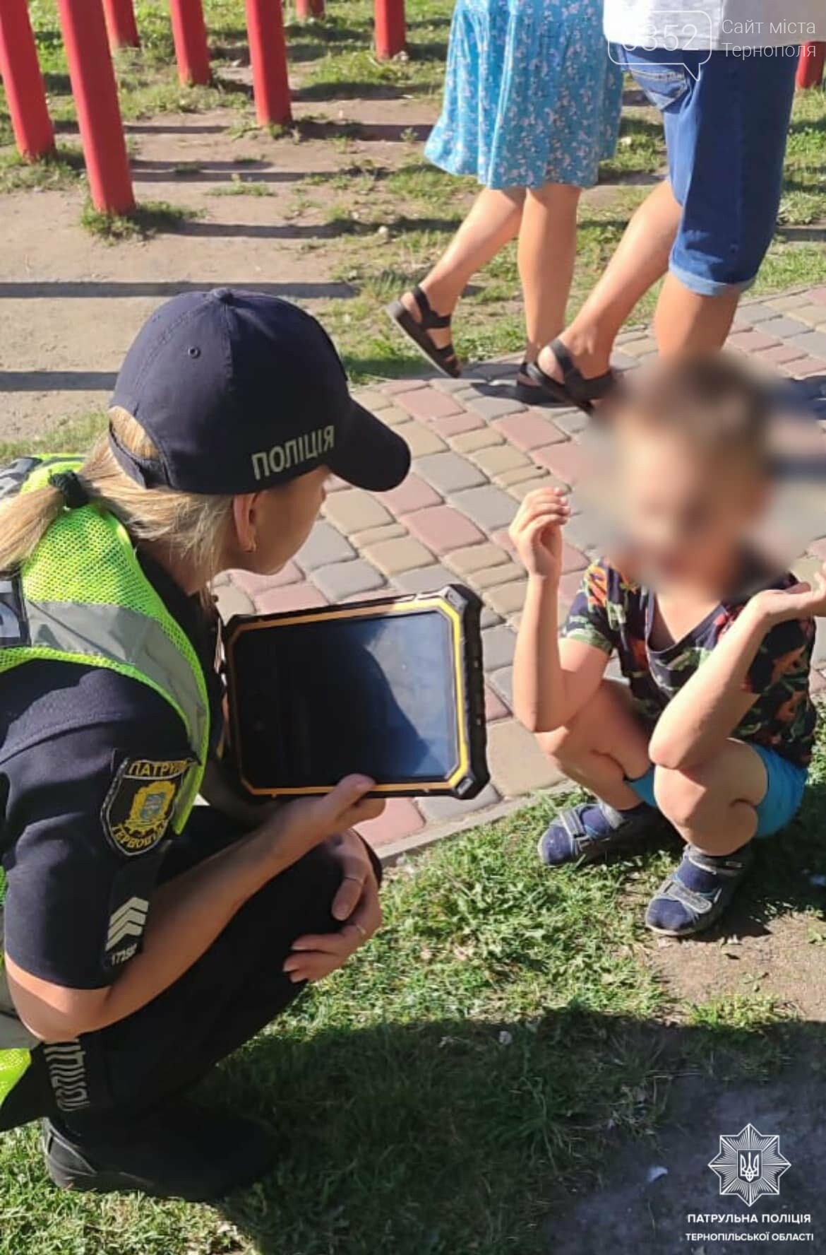 "Допоможіть, благаю, пропав син": у Тернополі у парку загубився 6-річний хлопчик