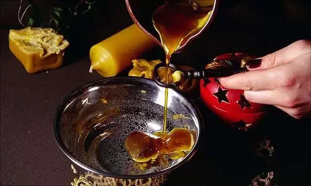 Логотип - Ясновидиця, екстрасенс-таролог Марія - ворожіння на Таро, виливання воску, зняття порчі, постановка